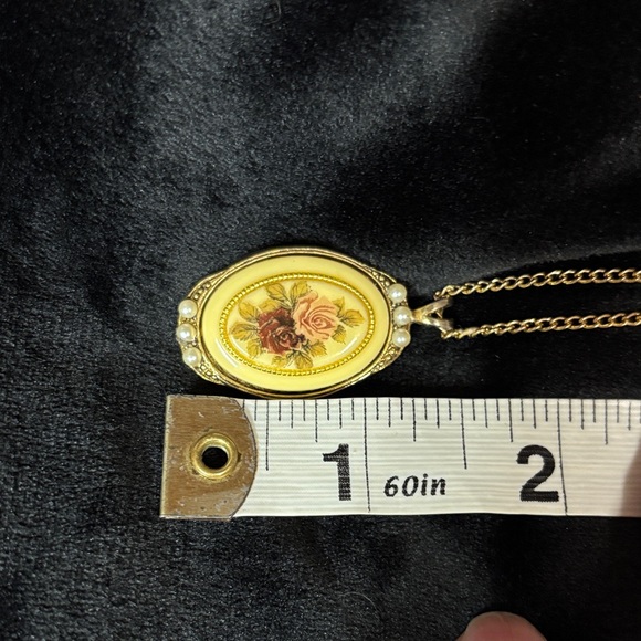 Vintage Gold Chain Necklace with Floral & Pearls Pendant - Picture 5 of 7